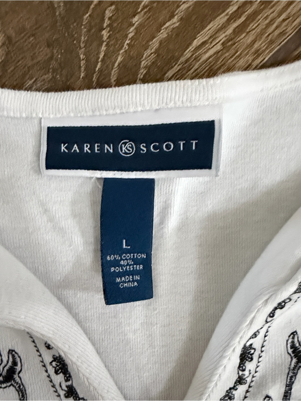 Karen Scott White V-Neck Tunic with Floral Embroidery - Picture 2 of 3